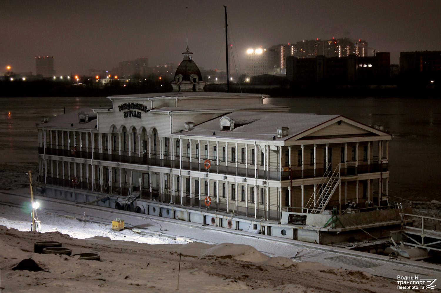 Дебаркадер-138