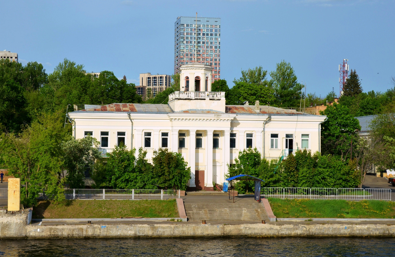 Причалы и пристани