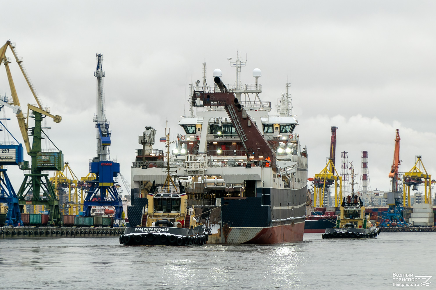 Владимир Бельцов, Механик Щербаков, Михаил Сальников