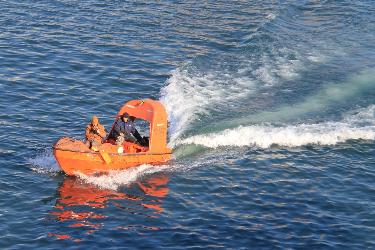 Керченский пролив. Шлюпки и катера