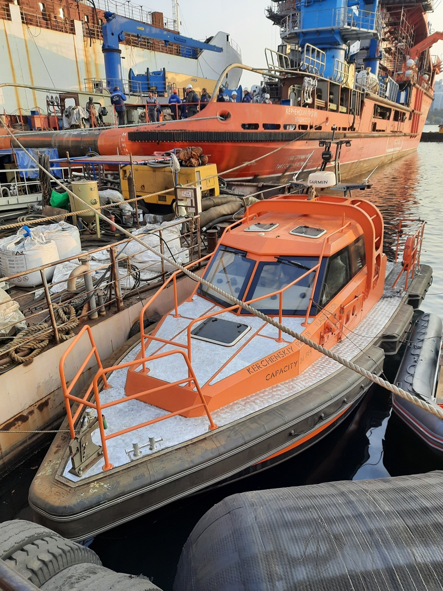 Керченский пролив. Шлюпки и катера