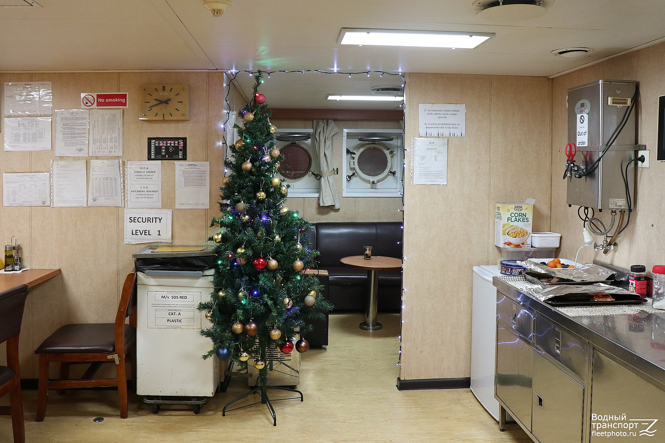 SDS Red. Внутренние помещения