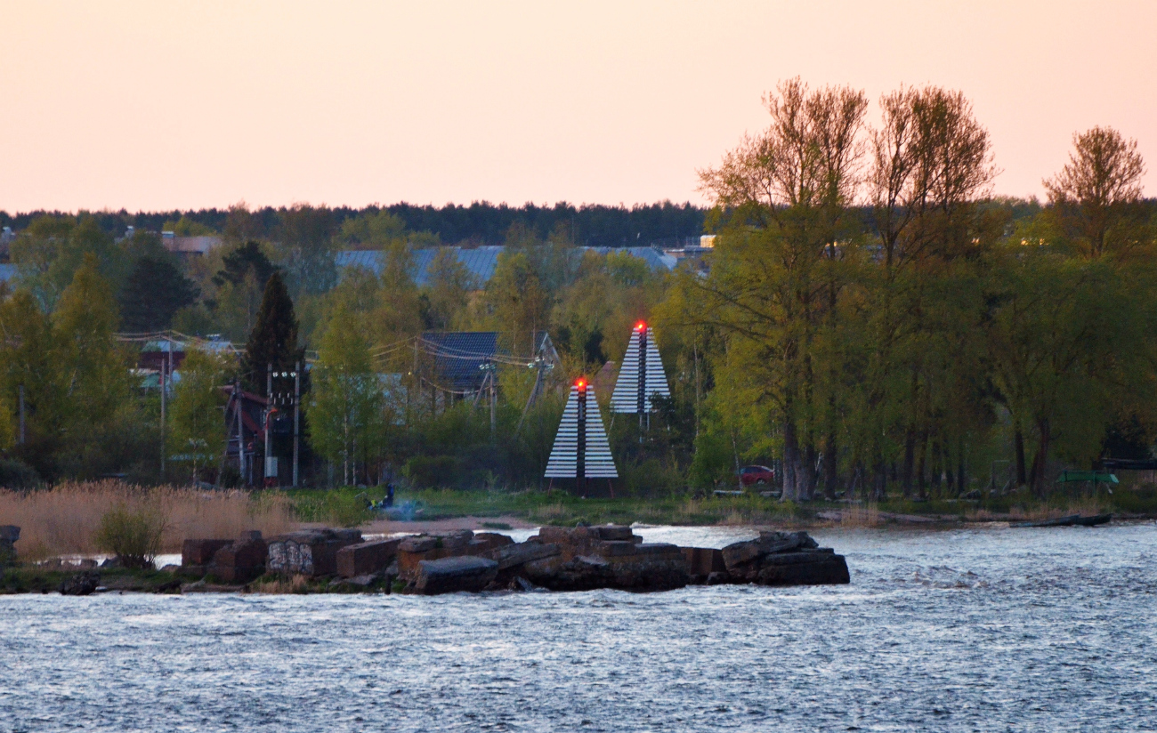 Neva River, Navigation Signs
