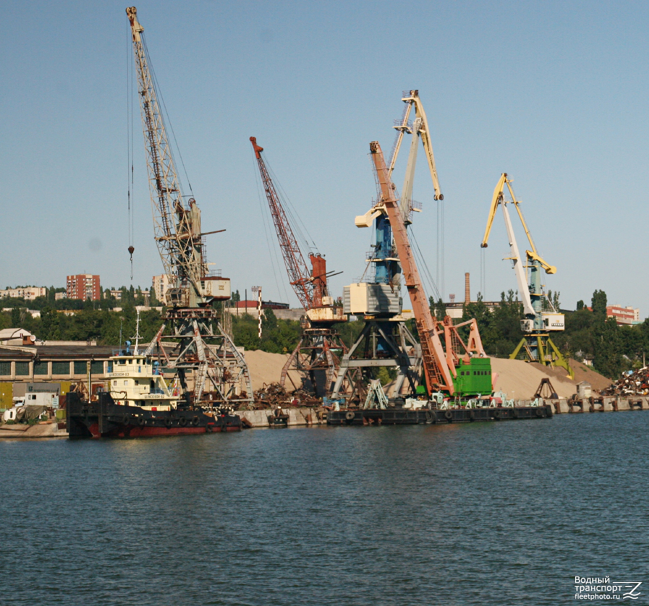 Шлюзовой-82, Неопознанный плавкран - тип КПЛ 16-30