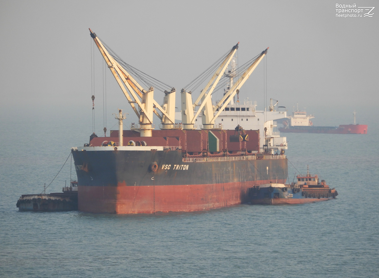 VSC Triton. Неопознанные суда