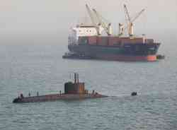 JW Liberty (Балкеры, Монровия); Неопознанная подводная лодка - тип Shishumar (Тип Shishumar, ВМС Индии)