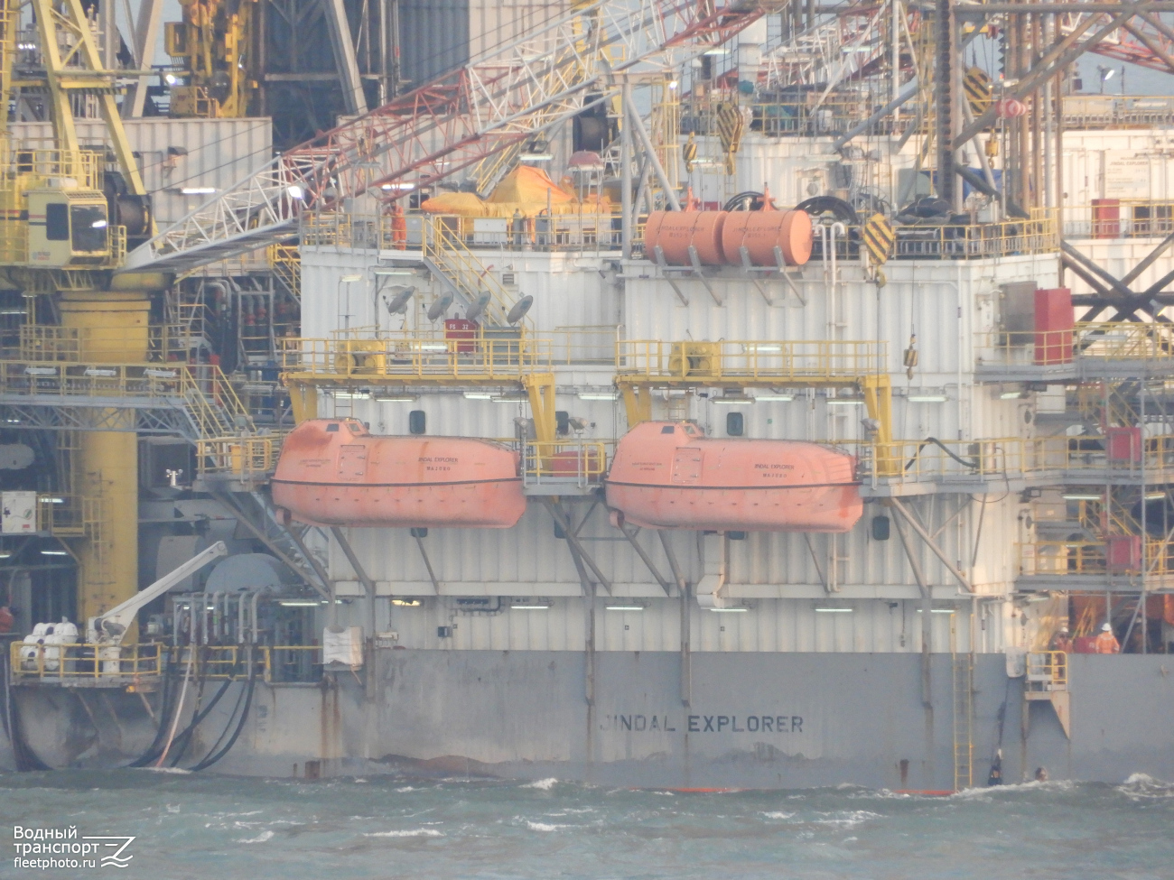 Jindal Explorer. Шлюпки и катера