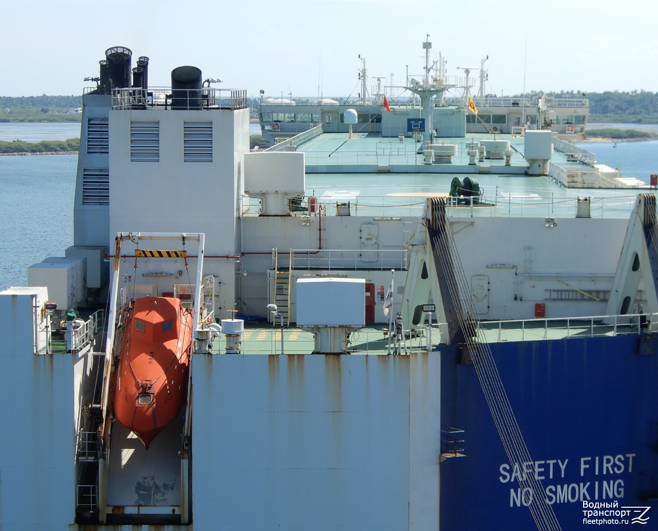 Glovis Summit. Виды палуб, Шлюпки и катера