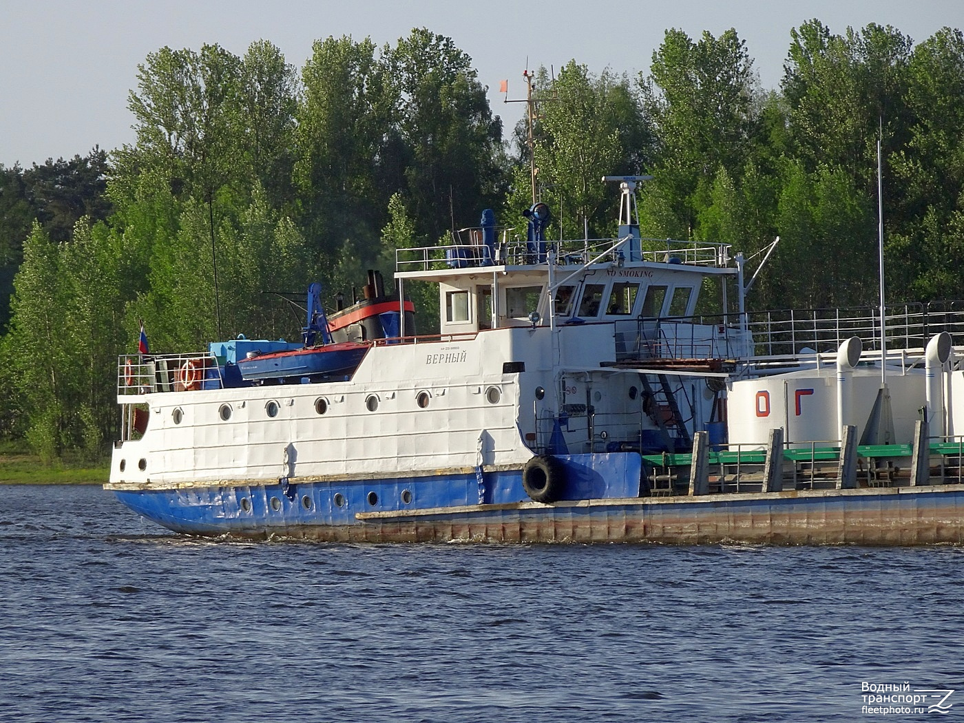 Верный. Vessel superstructures