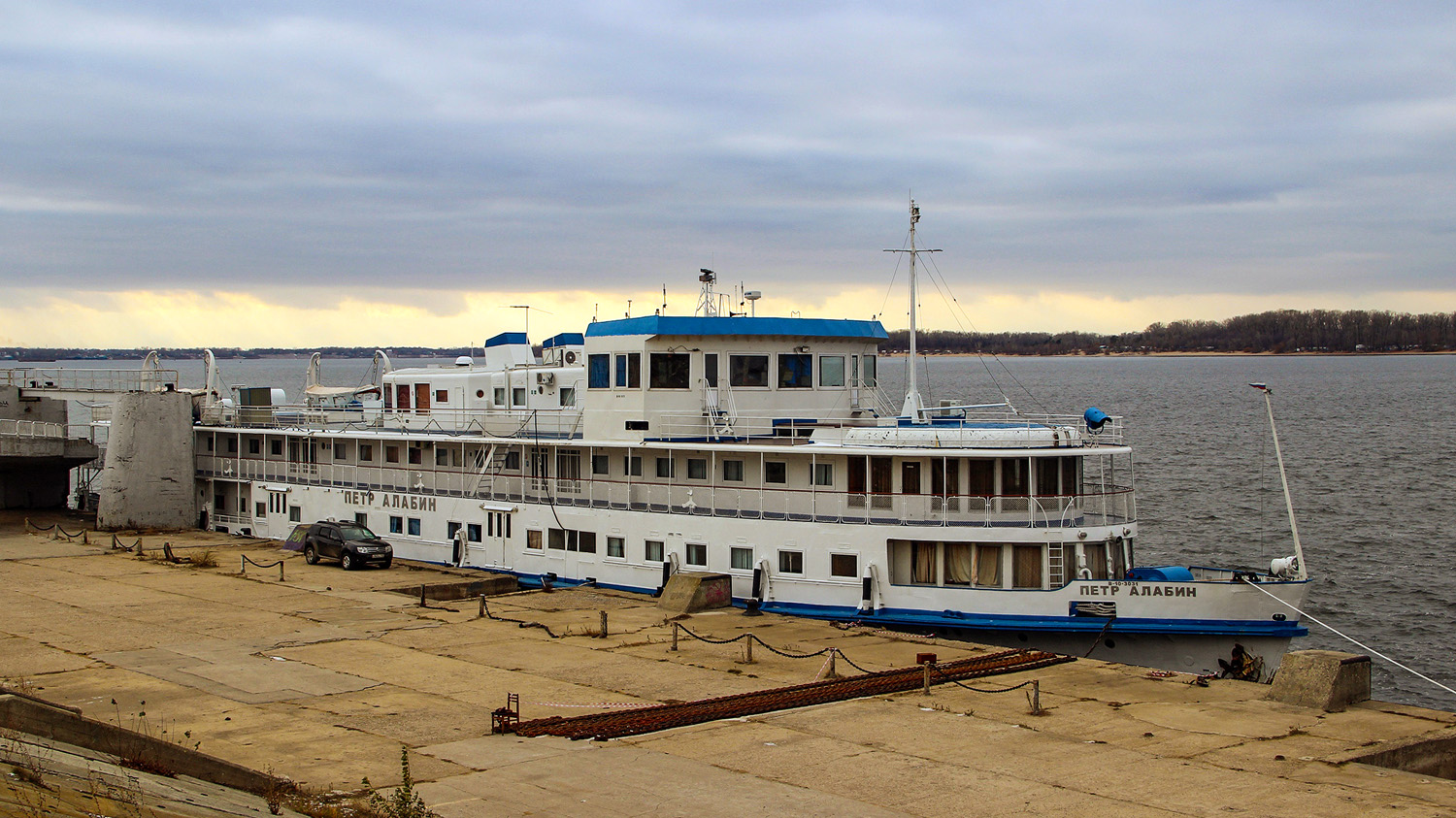 Пётр Алабин
