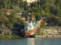 Святой Владимир (Проект 01.106К, 10-106, Волгоград); Неопознанное судно - проект Р-146, Р-146А, Р-146Б (Проект Р-146, Р-146А, Р-146Б, (нет))