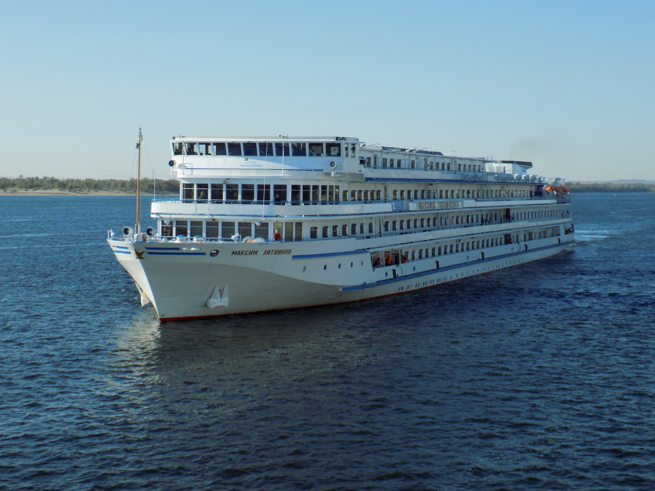 Максим Литвинов