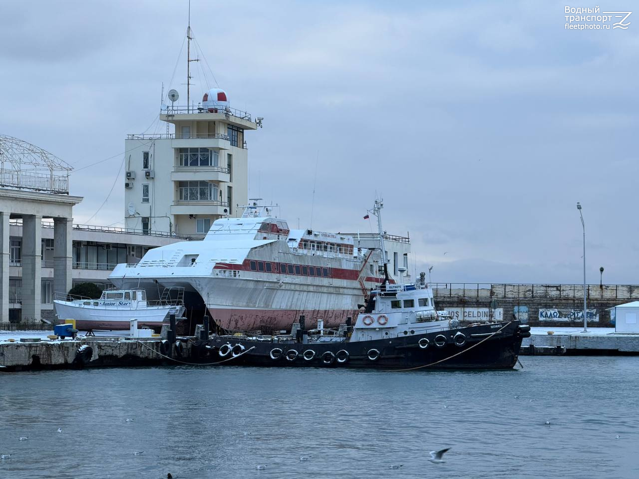 Крымская стрела, Ялтинец