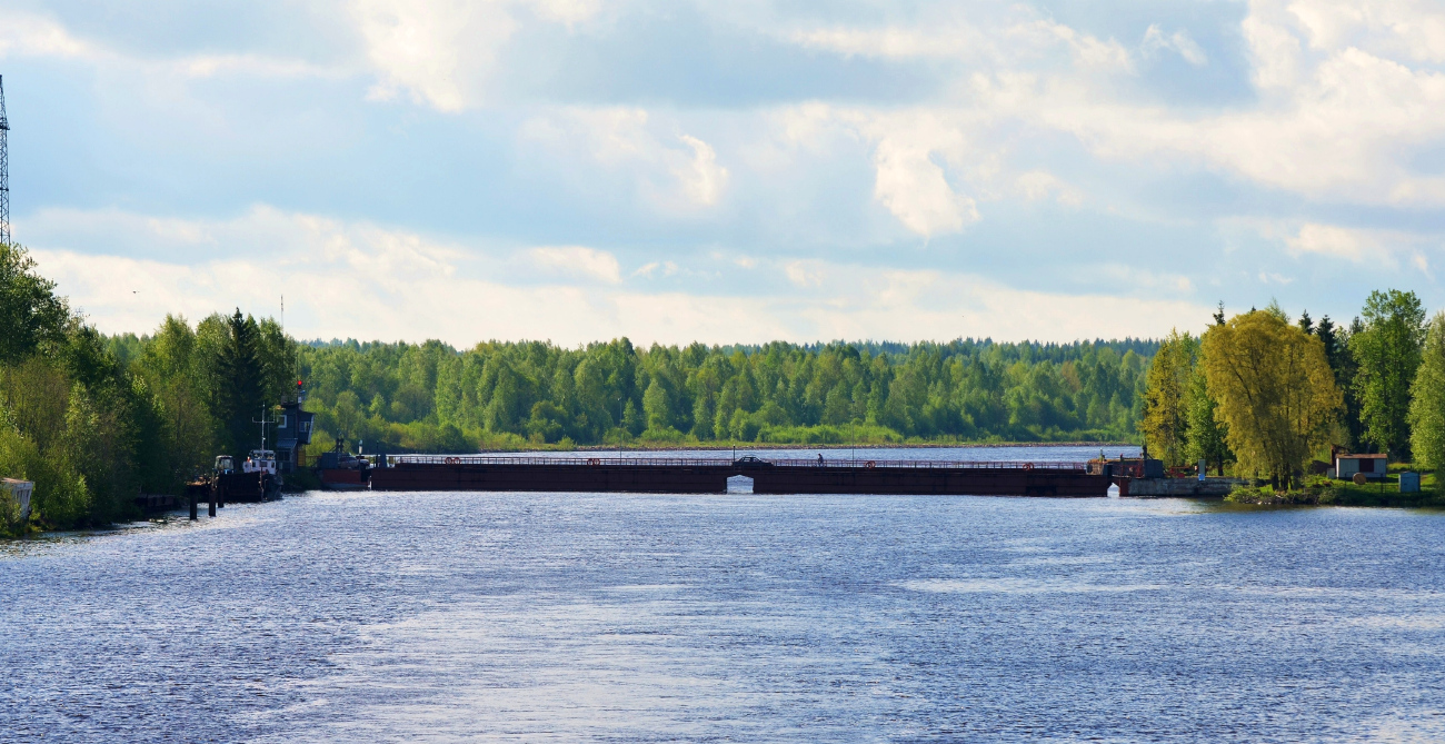 Плавмост. Водораздельный канал
