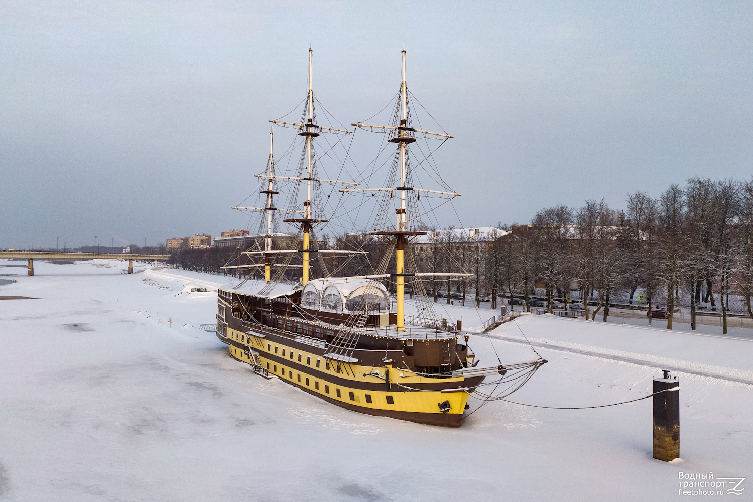 Фрегат Флагман