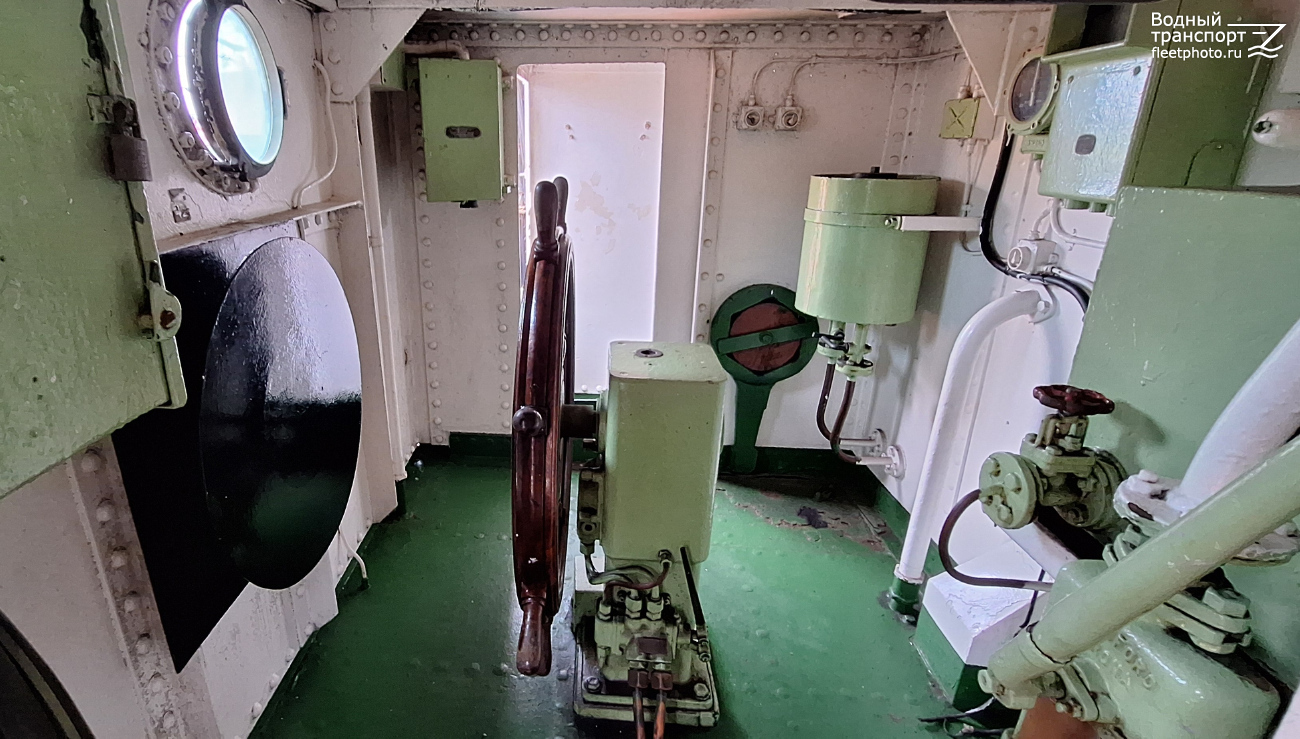 J.R. More. Wheelhouses, Control panels