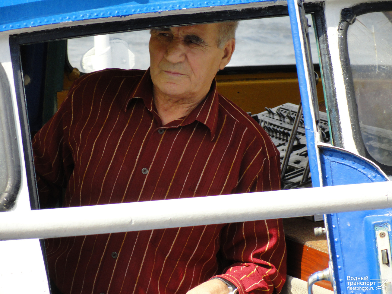 Рулевые рубки, посты управления