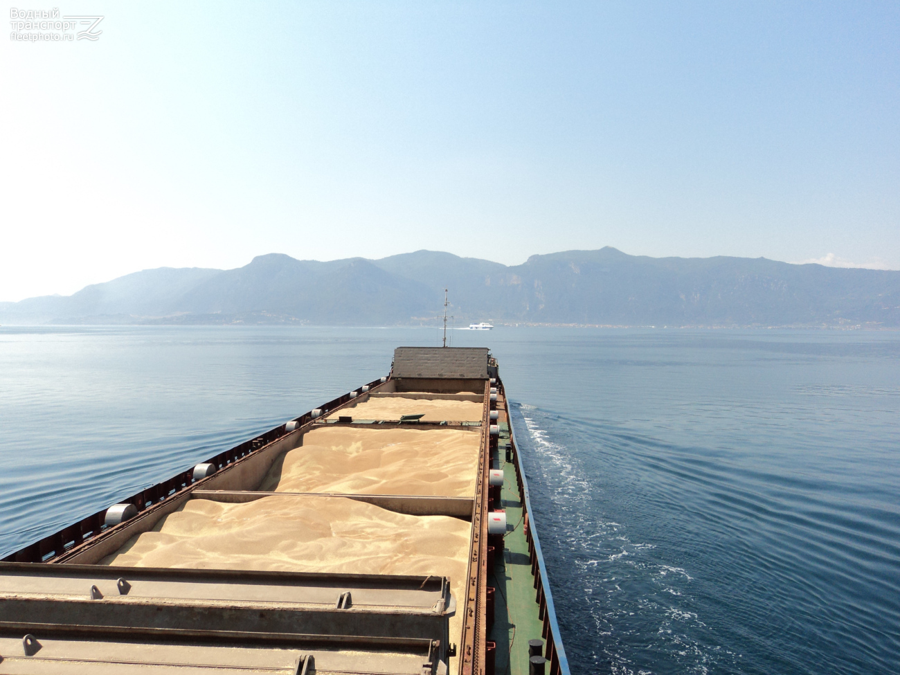 Neonila. View from wheelhouses and bridge wings