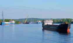 Okskiy-67 (Окский type, Р-97И design, Moscow); Volgo-Balt 136 (Волго-Балт type, design 2-95A, Saint Petersburg); Sormovskiy-3067 (Сормовский type, 488/АМ4 design, Saint Petersburg); T-303 (КПЛ-16-30 type, design 81050, Saint Petersburg); PK-196/16 (D-9012 / D-9050 type, Д-9050 design, Saint Petersburg); Entselad (19614, тип Нижний Новгород design, Taganrog)