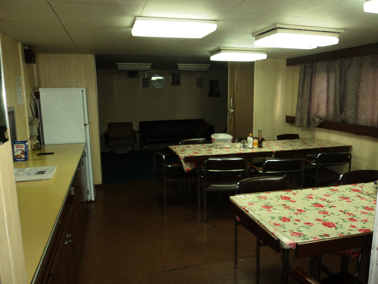 Neonila. Внутренние помещения