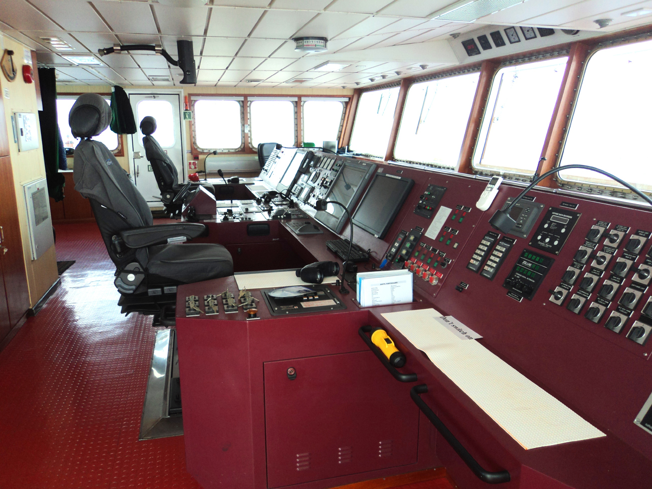 BBC Ocean. Internal compartments