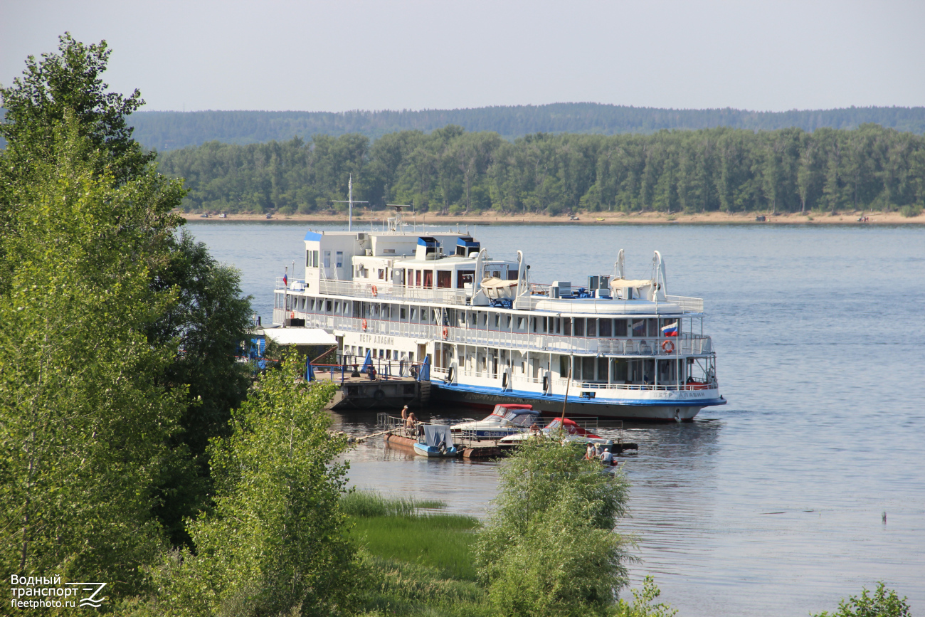 Пётр Алабин