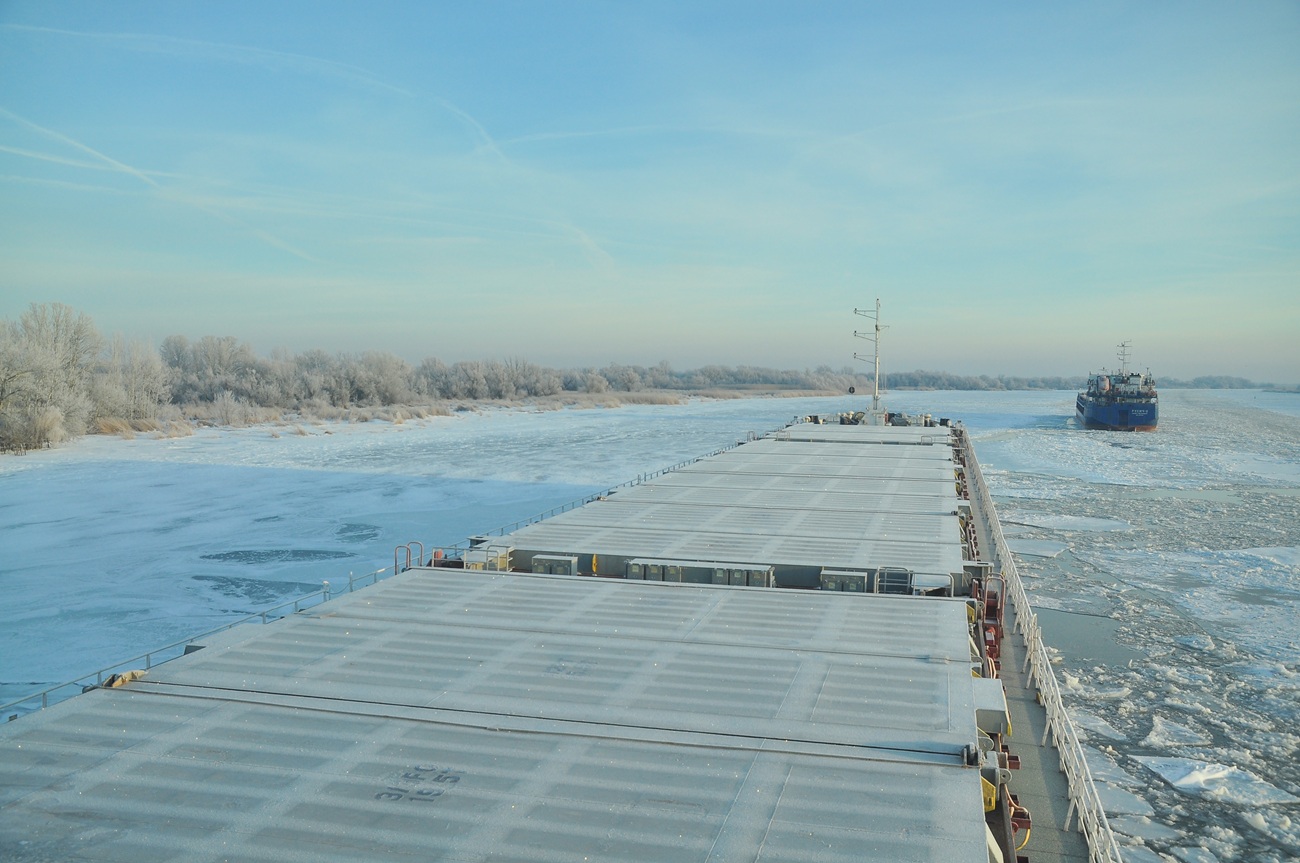 Нева-Лидер 5. Виды из рубок и с ходовых мостиков