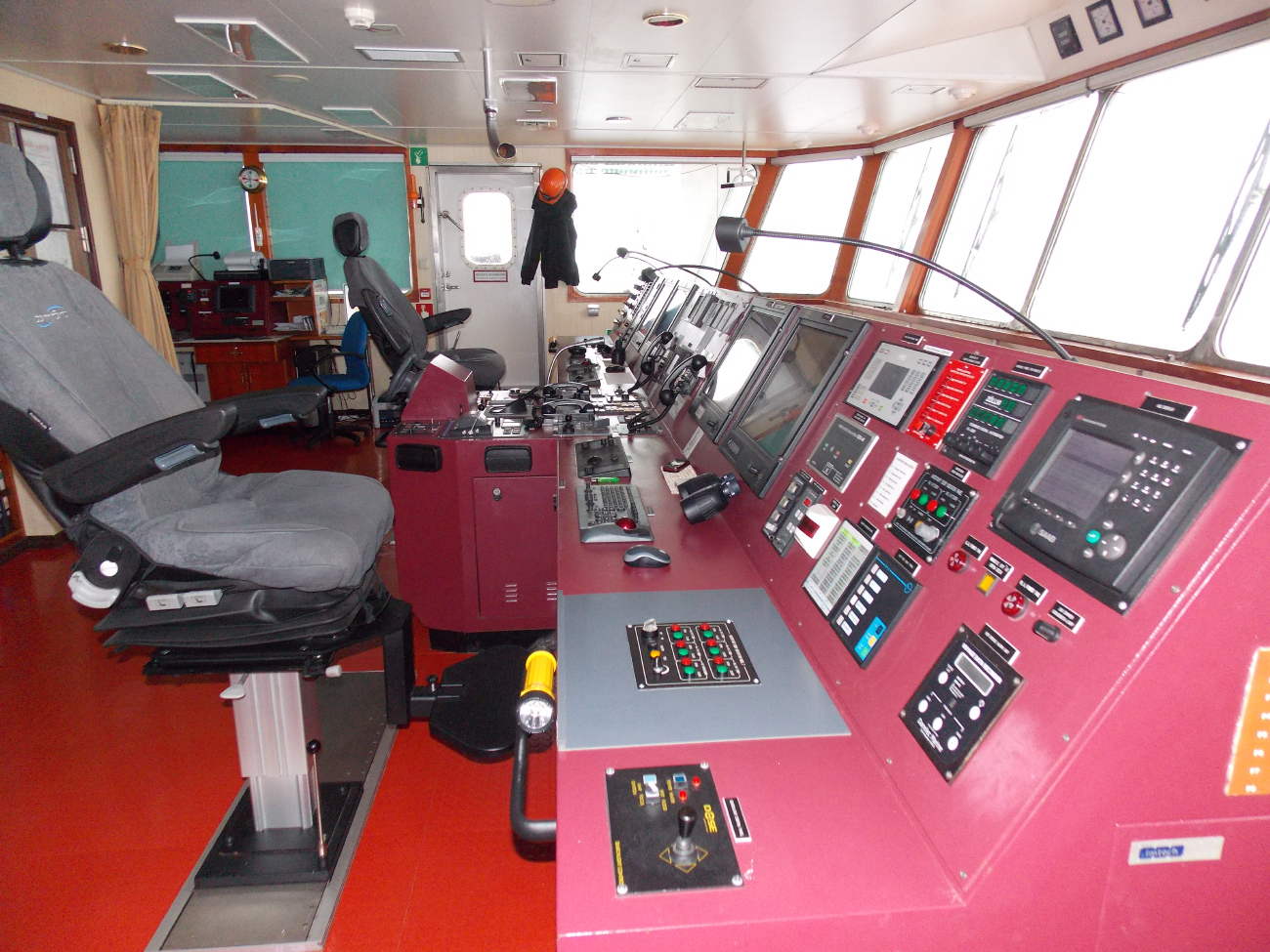 BBC Belem. Рулевые рубки, посты управления