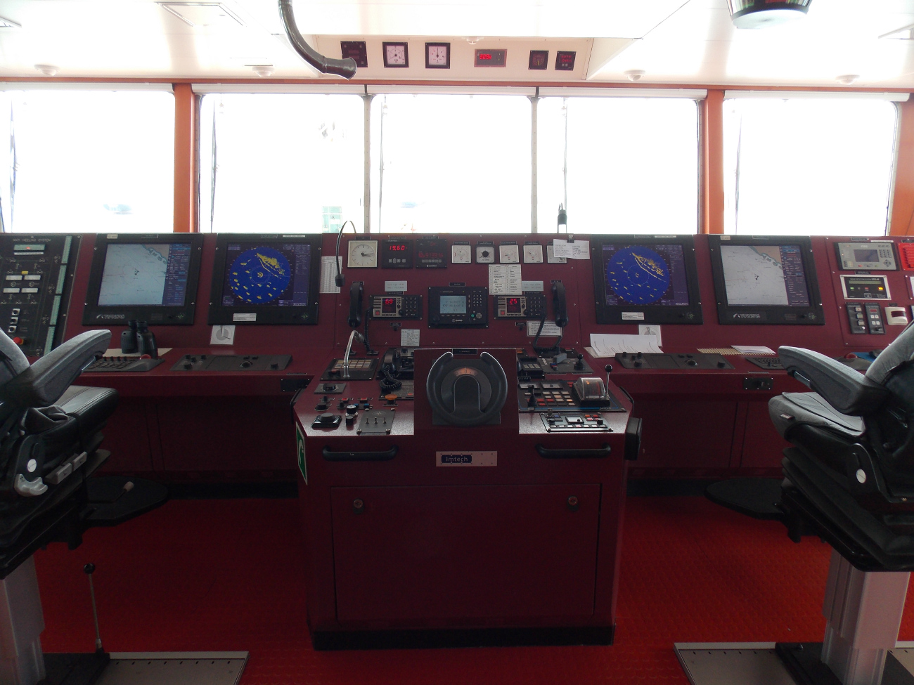 BBC Belem. Рулевые рубки, посты управления