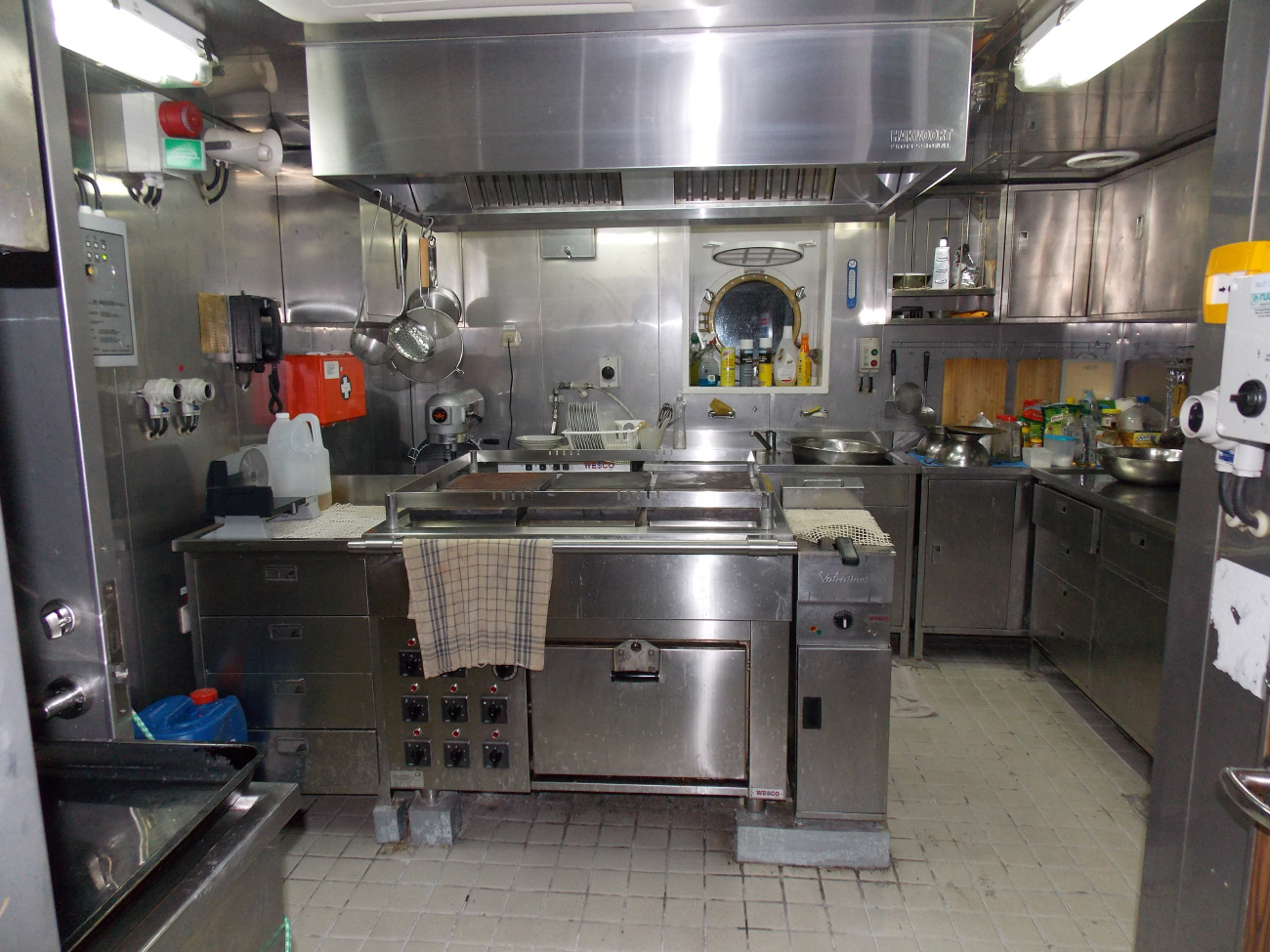 BBC Belem. Internal compartments