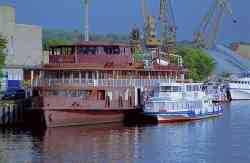 Sovetskiy Soyuz (Москвич (М, С, Т, ПТ) type, 544 design, Moscow); Kievskaya Rus (785, 785А, тип Россия design, Moscow); Komandor (Москва type, Р-51 design, Moscow)