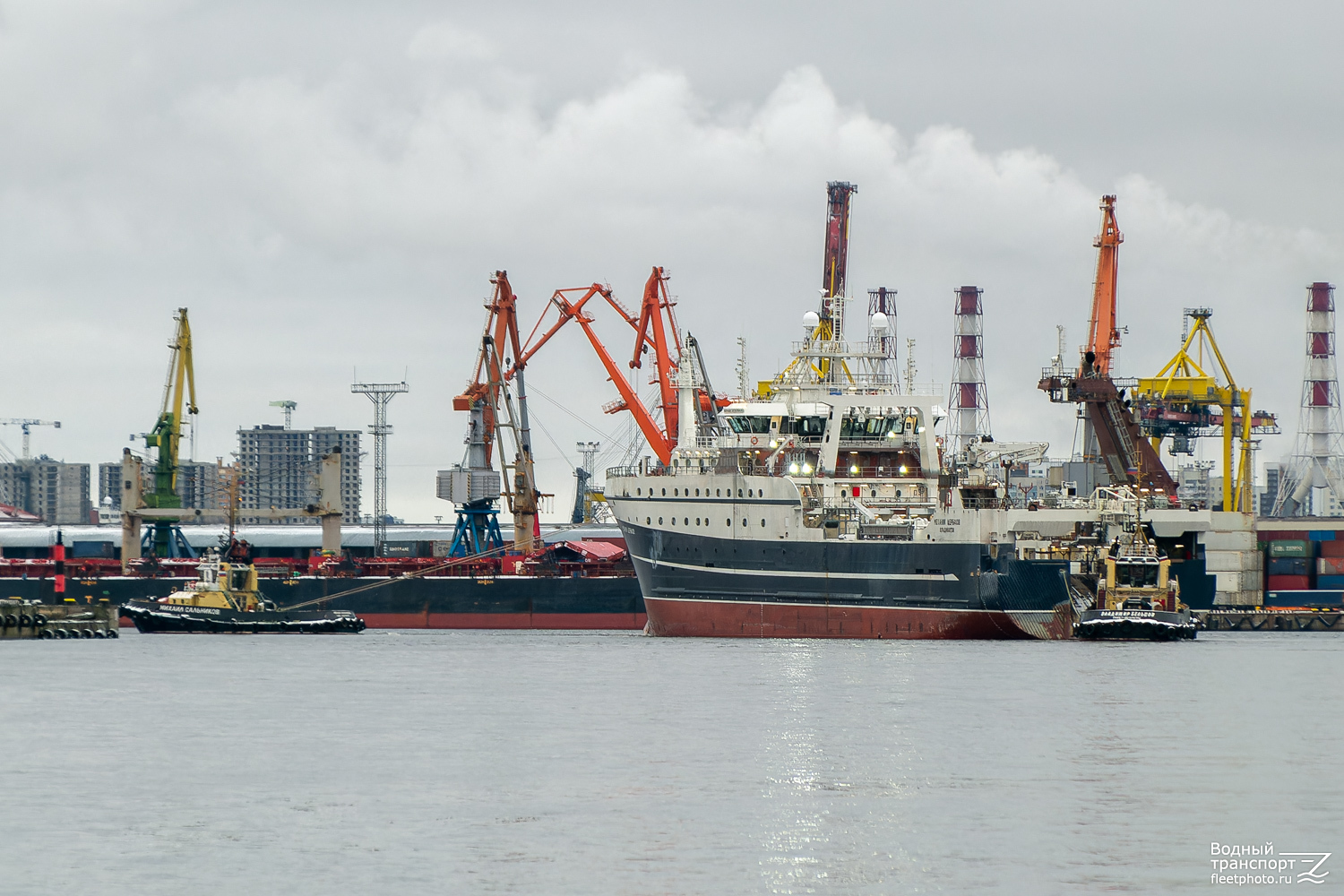 Михаил Сальников, Механик Щербаков, Владимир Бельцов
