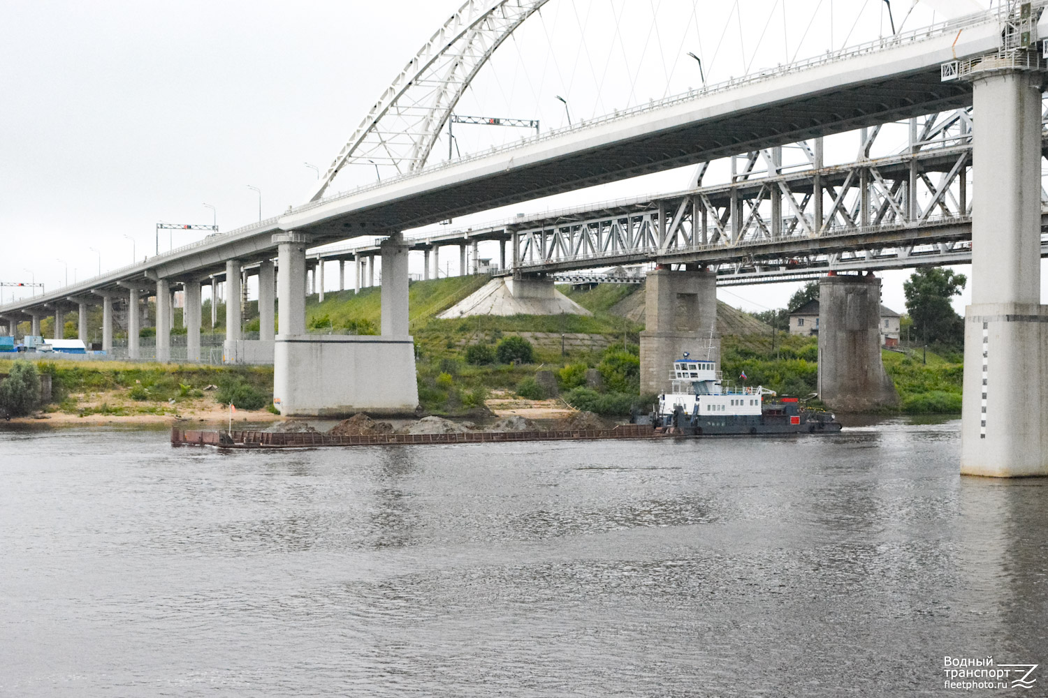 Баржа-8125, Капитан Соколов