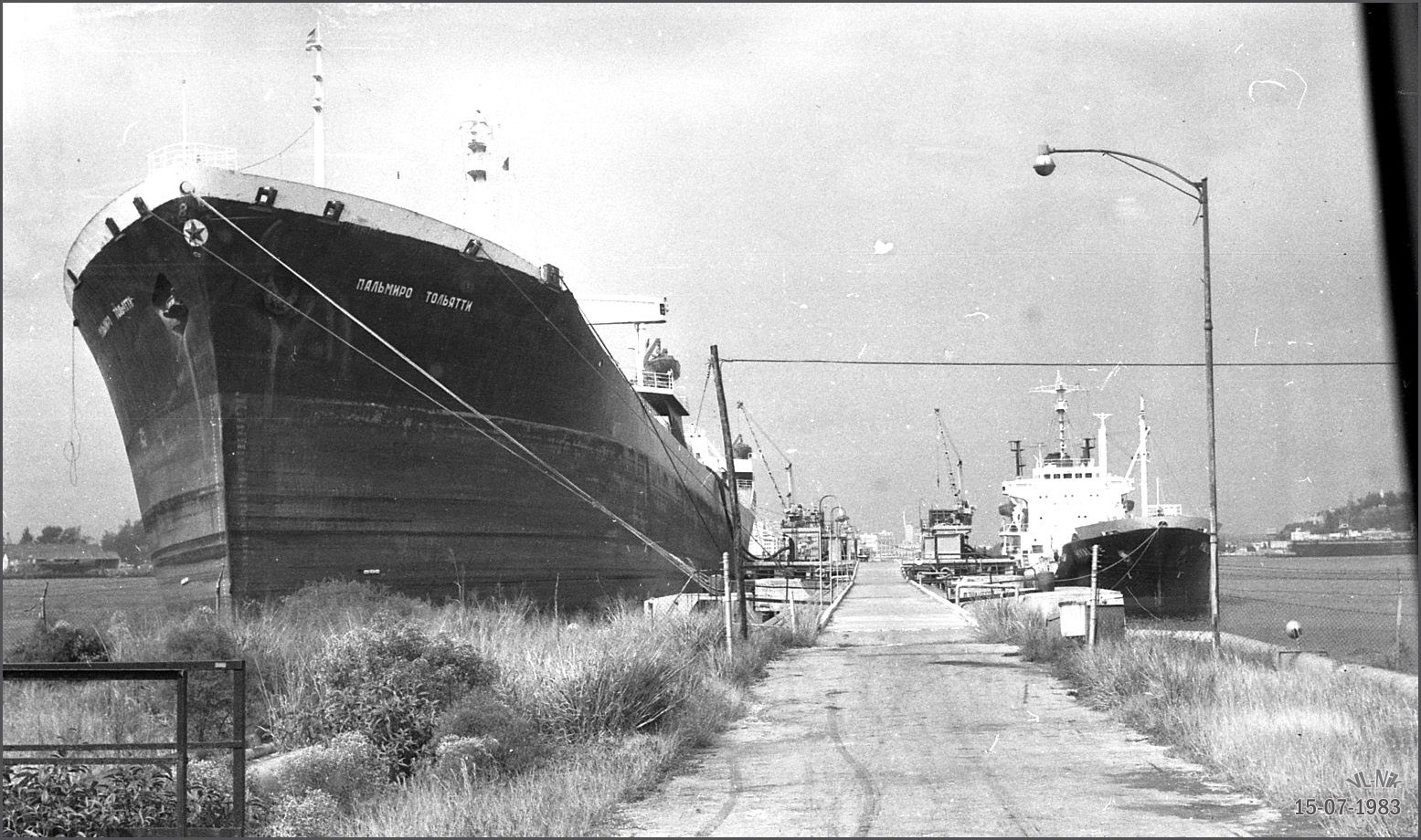 Пальмиро Тольятти, Hyalite