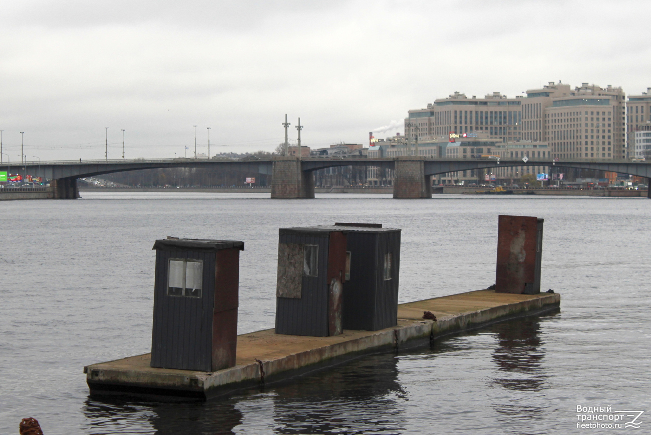 Неопознанный плавучий причал. Северодвинский / Северо-Западный / Беломорско-Онежский / Печорский бассейн