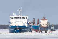 Капитан Чадаев (Проект 1105 (Финляндия), тип Капитан Чечкин, Архангельск); Сияние Севера (Тип Ferus 9000c, тип Flintersun, Архангельск); Тритон (Буксиры, толкачи, буксиры-толкачи, Архангельск)