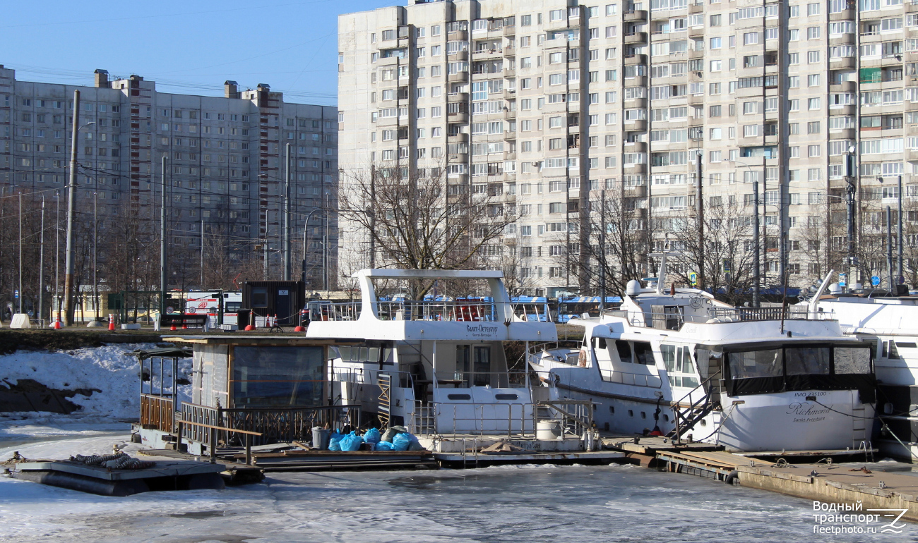 Неопознанный плавучий причал, Святой Митрофан, Richmond. Северодвинский / Северо-Западный / Беломорско-Онежский / Печорский бассейн