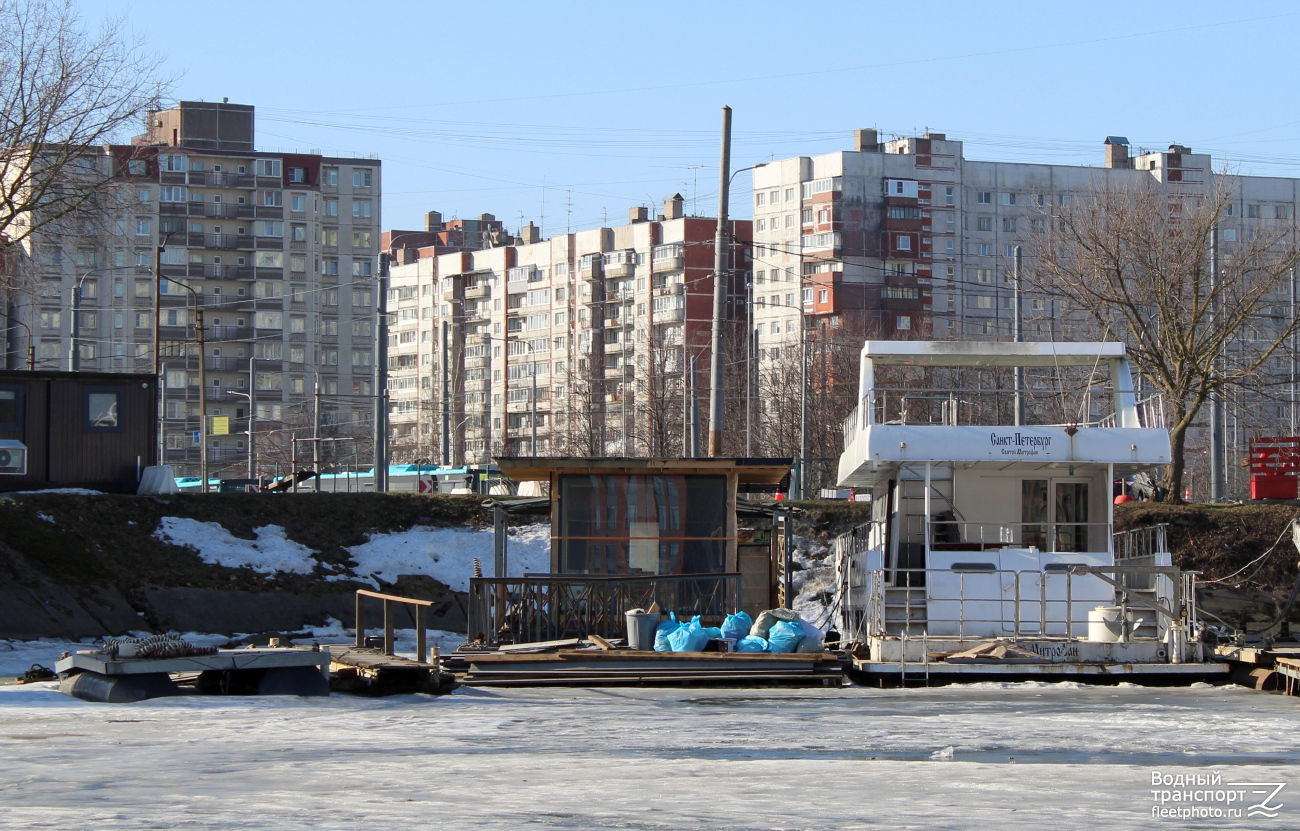 Неопознанный плавучий причал, Святой Митрофан. Северодвинский / Северо-Западный / Беломорско-Онежский / Печорский бассейн