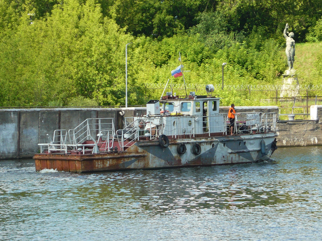 Буксир Бурлак