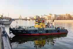 Риф (Проект 1427, тип Полярник, Москва)