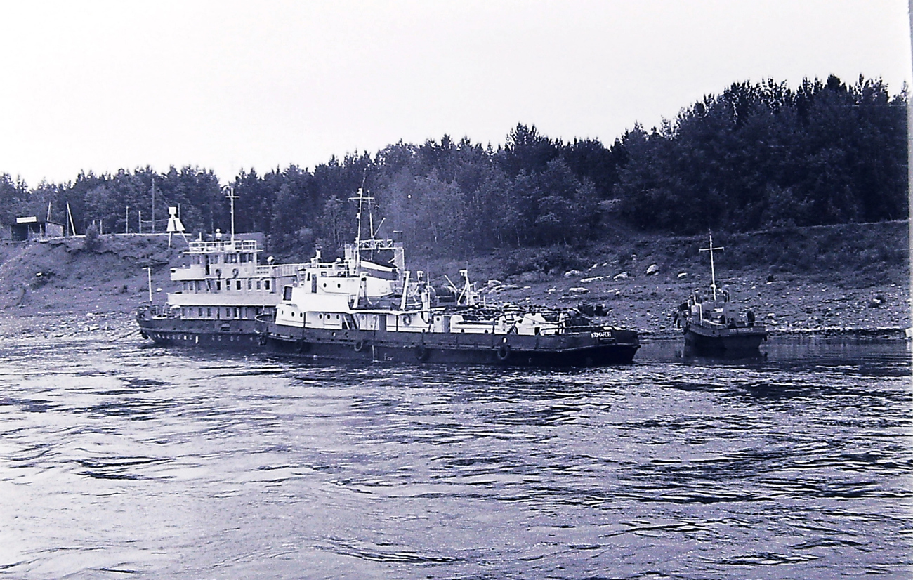 Енисей, Академик Комаров, Неопознанное судно - тип Ярославец