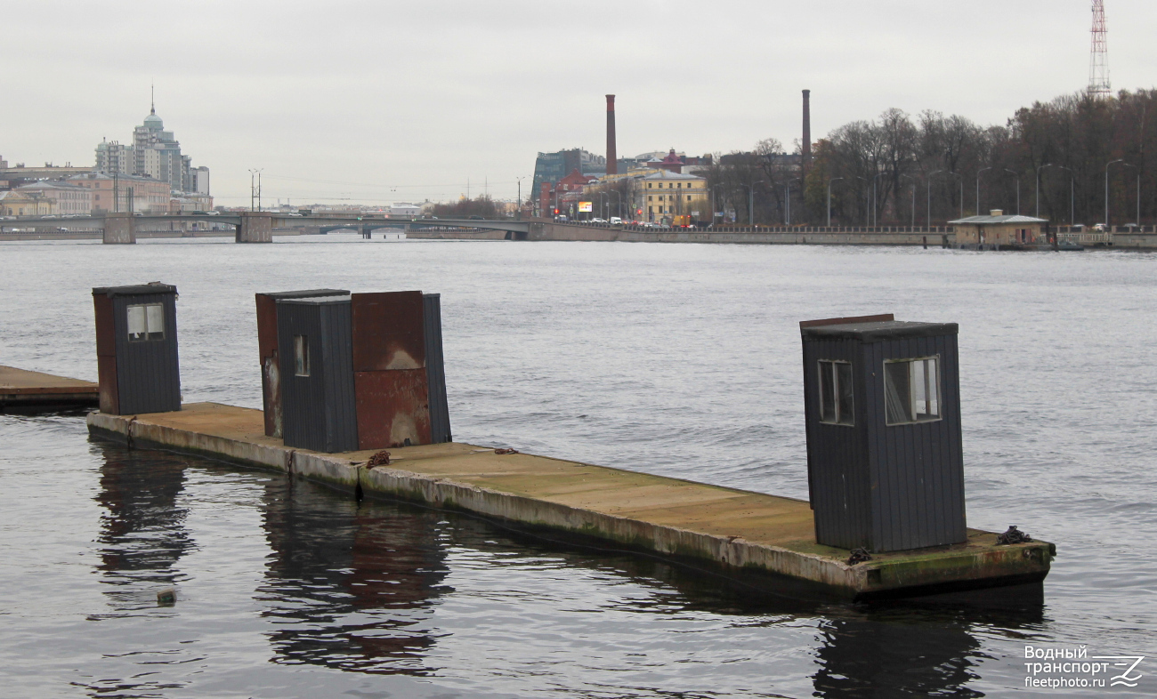 Неопознанный плавучий причал. Северодвинский / Северо-Западный / Беломорско-Онежский / Печорский бассейн