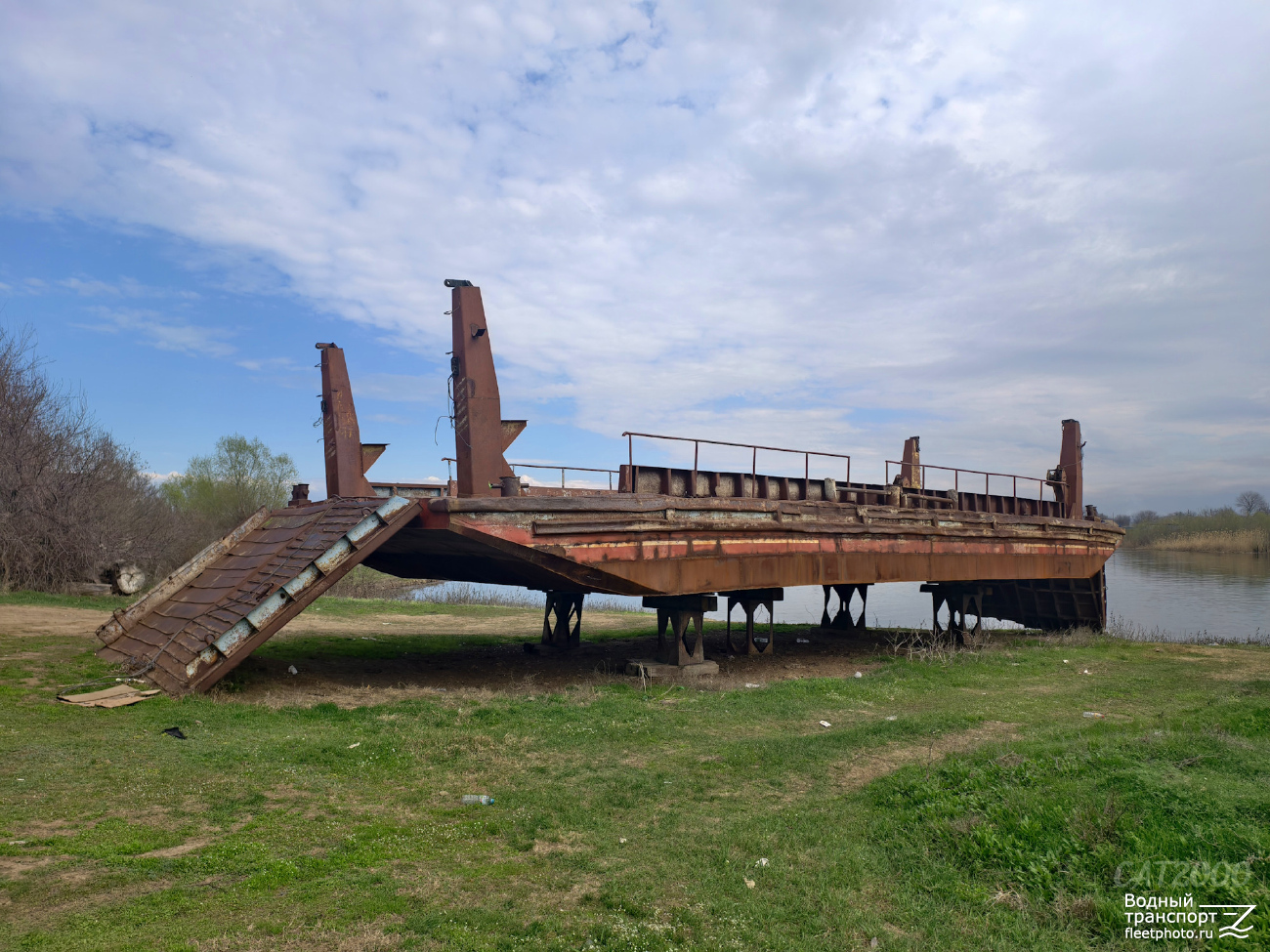 Неопознанный паром - проект 608К. Неопознанные суда