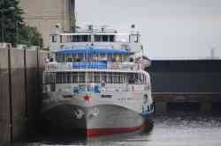 Илья Муромец (Проект 588 (ГДР), тип В.Чкалов/Родина, Москва); Водные пути — Волжский речной бассейн — Река Волга — Городецкий гидроузел (шлюзы №№ 13/14 и 15/16)