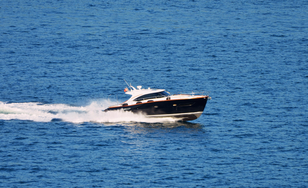 Неопознанное судно - класс Моторные яхты. Турция