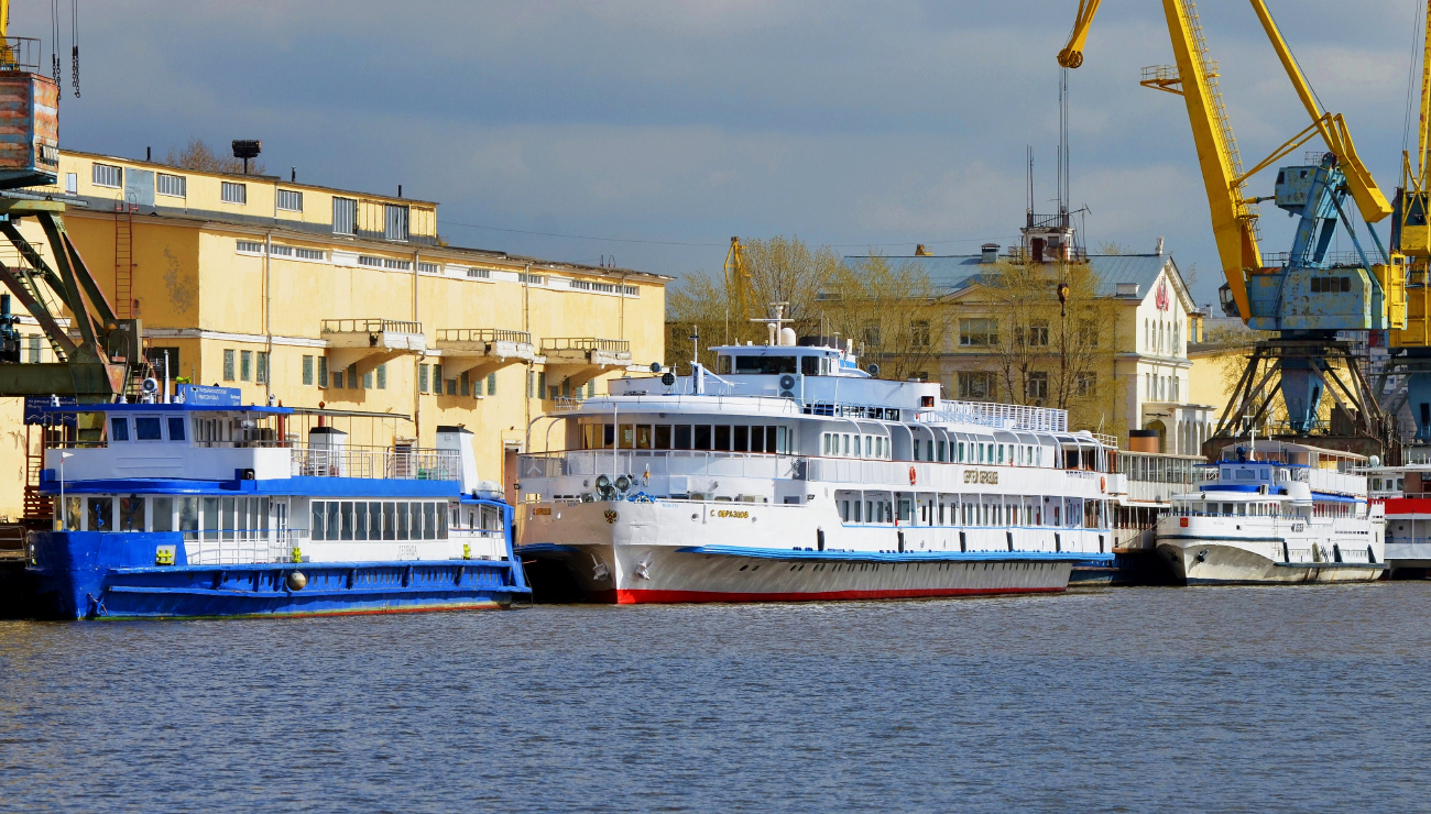 Легенда, Сергей Образцов, Михаил Сеспель