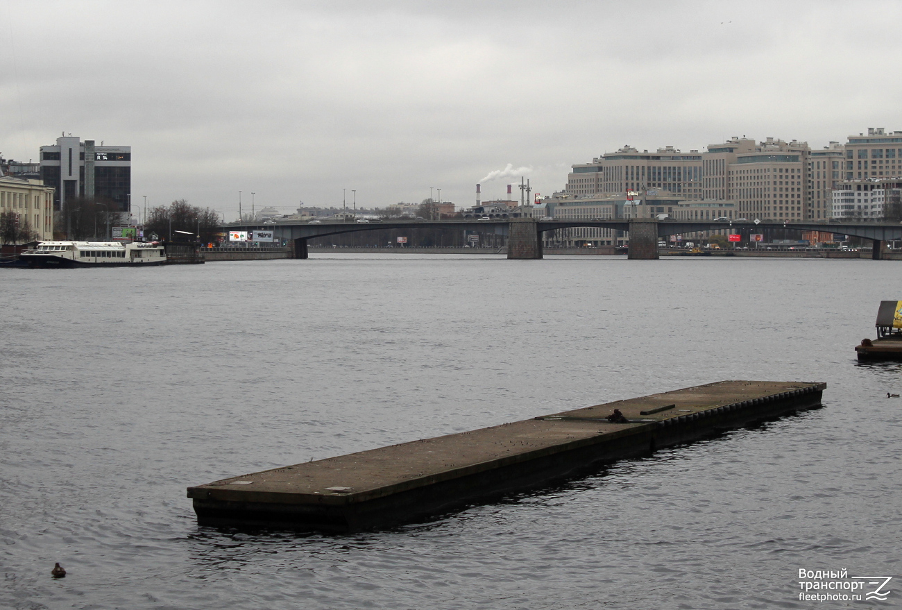 Неопознанный плавучий причал. Северодвинский / Северо-Западный / Беломорско-Онежский / Печорский бассейн