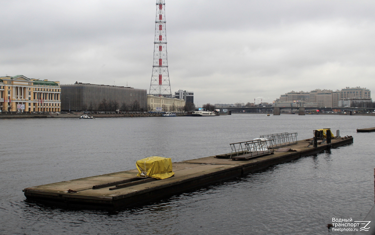 Неопознанный плавучий причал. Северодвинский / Северо-Западный / Беломорско-Онежский / Печорский бассейн