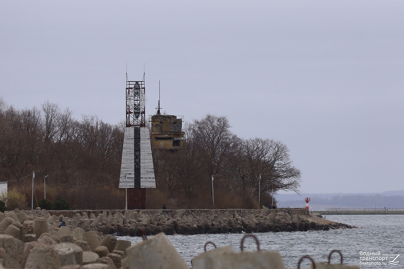 Балтийск, Lighthouses