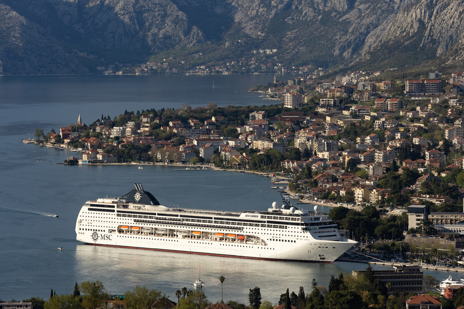 MSC Lirica